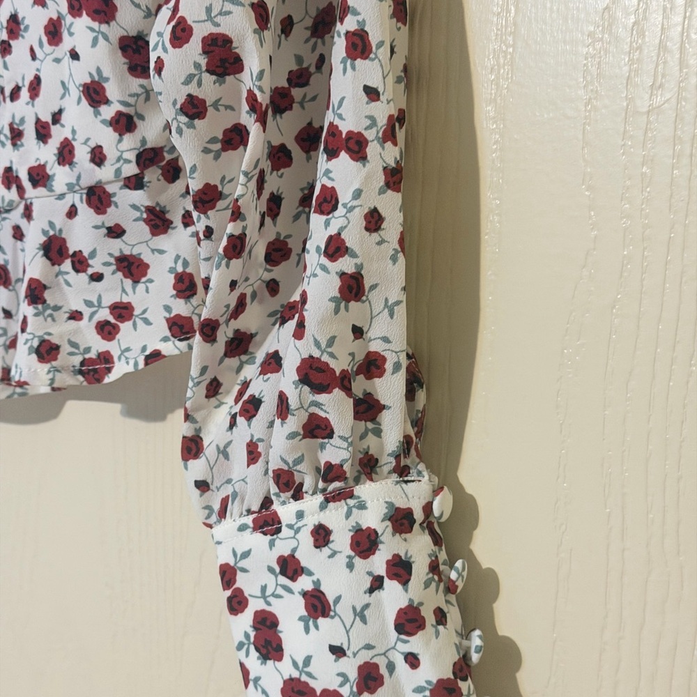 Brandy Melville Red and White Floral Blouse - Picture 4 of 8